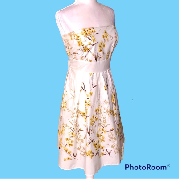 Vintage A.P.N.Y. White Floral Tea Dress - Picture 3 of 7